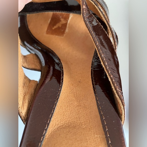 Sofft Women’s Brown Patent Leather Open Back Sandals, Kitten Wedge, 8M. - Picture 9 of 9